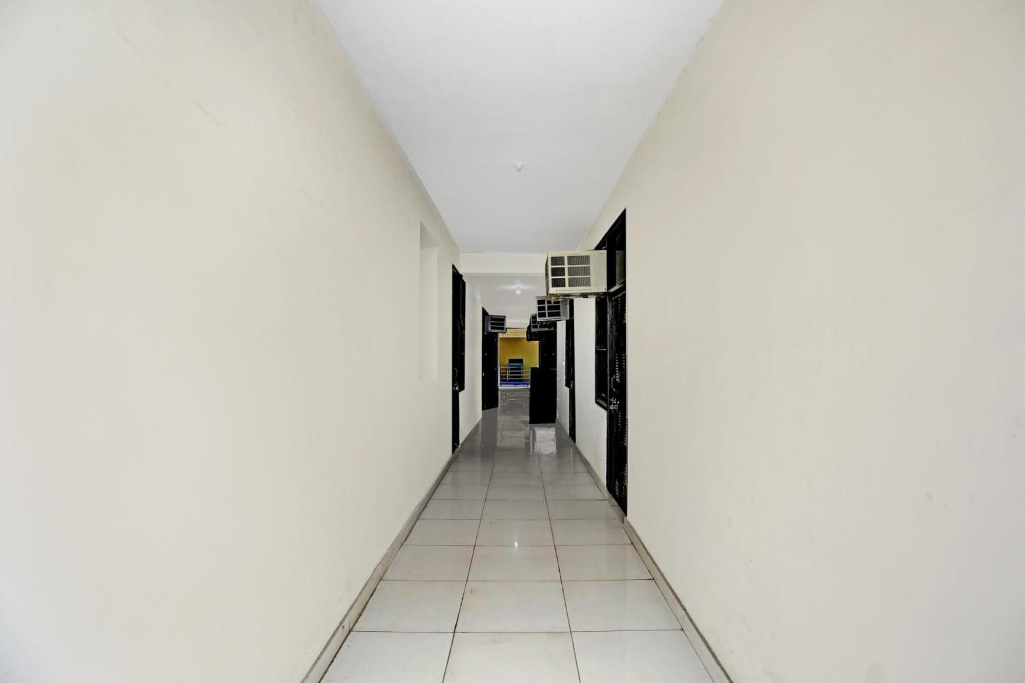 Hotel O Vrinda Residency Noida Exterior foto